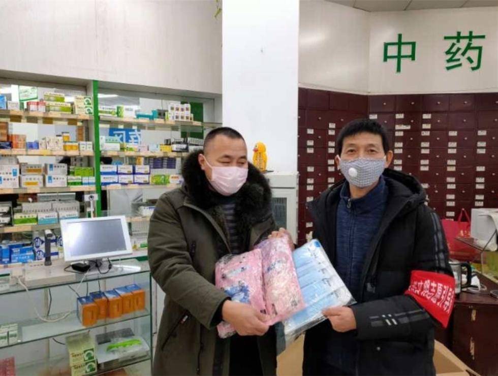 武汉这个小区的150多位业主，给物业发了2万多元红包！背后原因暖哭了