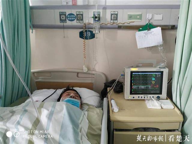 因过度劳累引发脑梗，湖北汉川女医生病倒在抗疫一线
